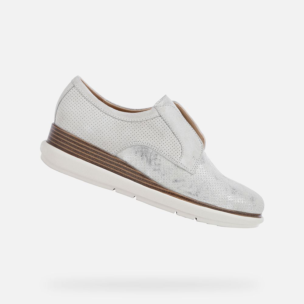 Slip On Geox Senhora Branco/Prateadas - Samuela - KSHVN9670